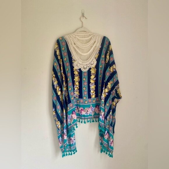 Boho Floral Rayon Kimono With Crochet Detail By Kori America Size M/L - Picture 2 of 6